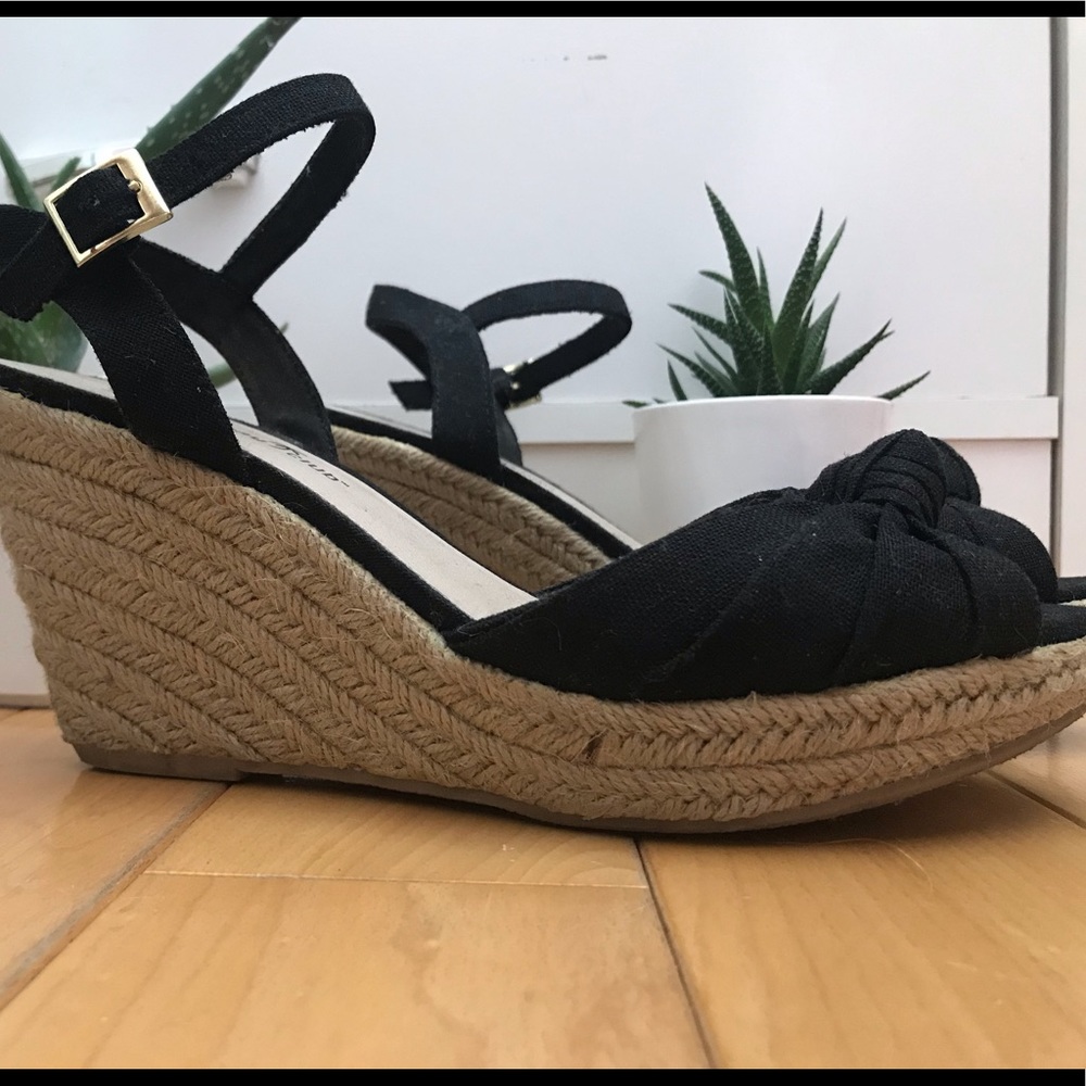 Wicker wedges